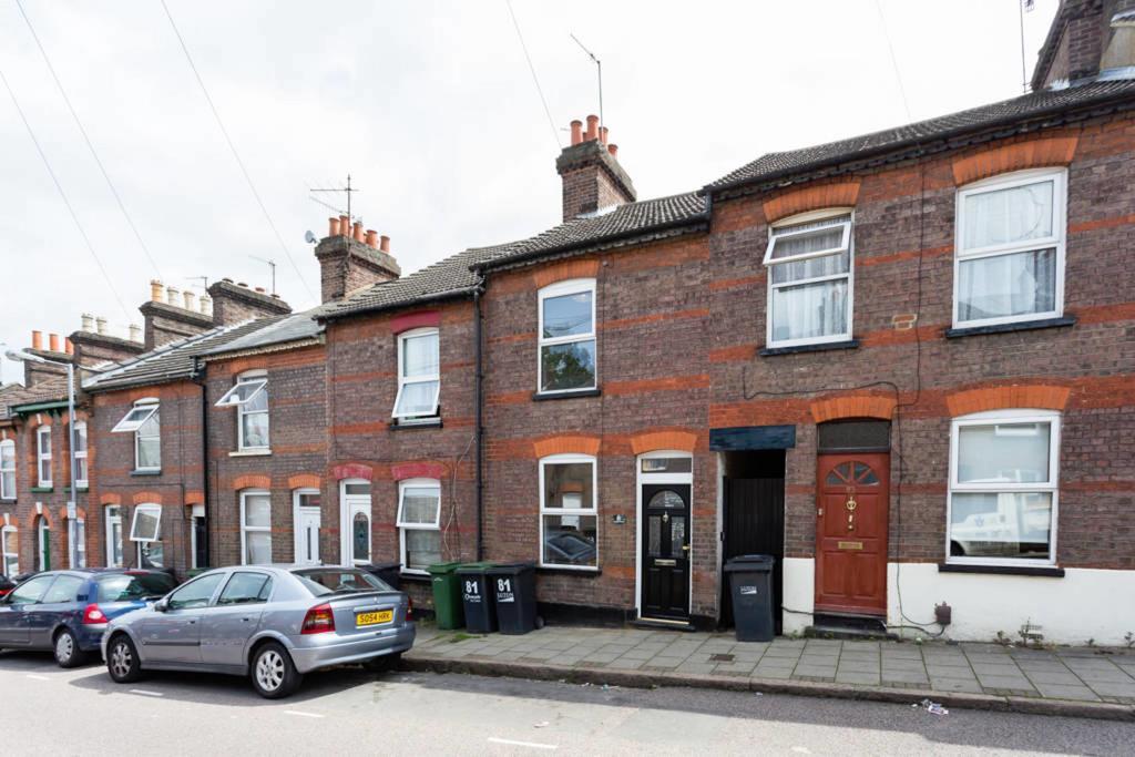 Ashton House - Stylish 2 Bedroom House, Close To Luton Town Center & Airport Exterior foto